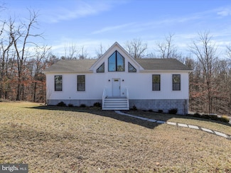 249 Fairview Oaks Ln, Berkeley Springs, WV 25411