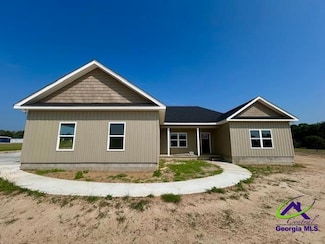 522 Clearwater Cir, Dublin, GA 31021