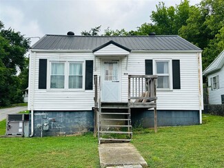 713 E 4th St, Russellville, KY 42276