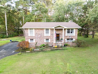 201 Laurelwood Cir, Rossville, GA 30741