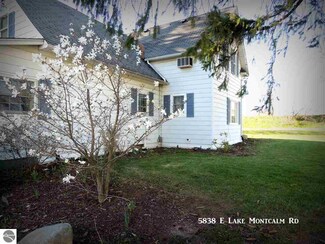 5838 E Lake Montcalm Rd, Edmore, MI 48829