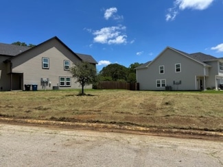 1000 Layne Dr, Denison, TX 75020
