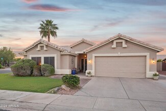 6976 W Robin Ln, Glendale, AZ 85310