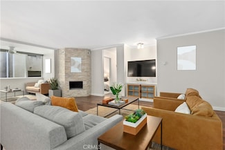 930 3rd St Unit 106, Santa Monica, CA 90403
