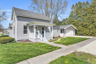 352 S Vermillion St, Paxton, IL 60957