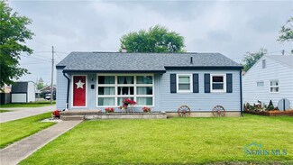 117 E 6th St, Port Clinton, OH 43452