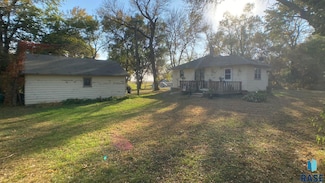 48779 238th St, Flandreau, SD 57028