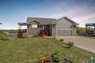 1304 N Archer Dr, Sioux Falls, SD 57103