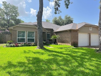 8526 Greenleaf Lake Dr, Houston, TX 77095
