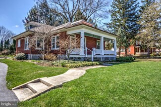 1222 Main St, Akron, PA 17501