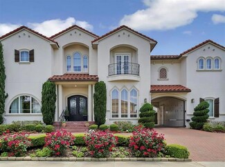 2110 Hogan Dr, Irving, TX 75038