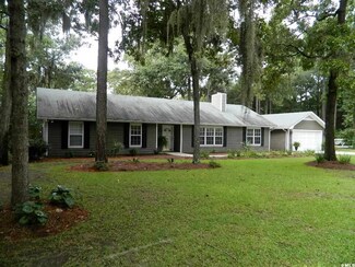 11 Walnut Hill St, Beaufort, SC 29907