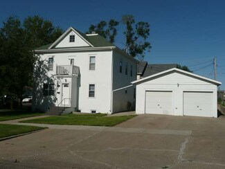 402 N 12th St, Bismarck, ND 58501