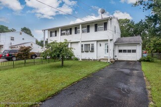 720 Oak St, Lakehurst, NJ 08733