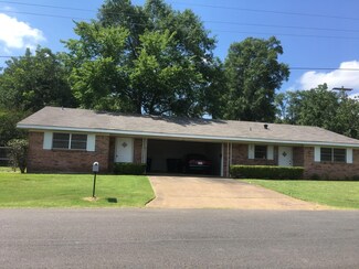 304 W Merritt St, Marshall, TX 75670