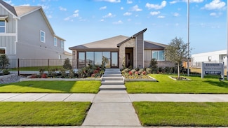 1525 Central Park Dr, Alvarado, TX 76009