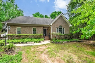 6501 Cardinal Forest Ct, Greensboro, NC 27410
