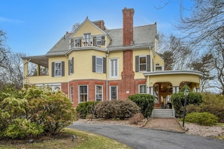 69 Balmville Rd, Newburgh, NY 12550