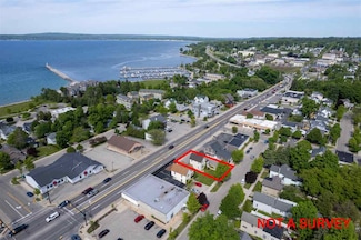 315 W Mitchell St, Petoskey, MI 49770