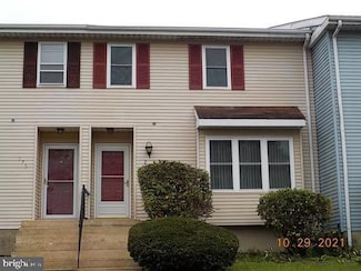 274 Green Ln, Newark, DE 19711