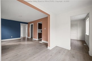 1313  1/2 Camden Dr, Charleston, WV 25302