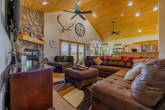 28 Caboose Ln, Cody, WY 82414