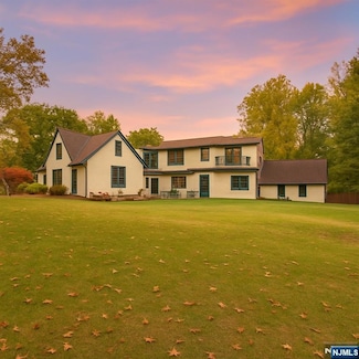 14 Weinmanns Blvd, Wayne, NJ 07470