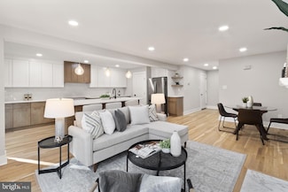 3920 12th St S, Arlington, VA 22204