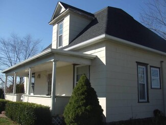 411 West St, Callao, MO 63534