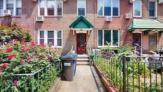 4827 40th St, Sunnyside, NY 11104