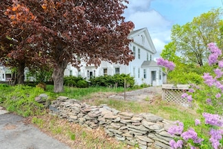 106 Main St, Blandford, MA 01008