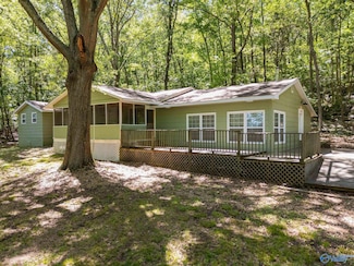 228 George Byrd Dr, Owens Cross Roads, AL 35763