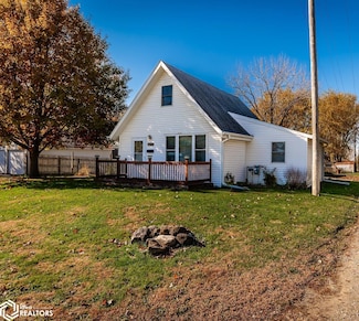 105 S Dubuque St, Albion, IA 50005