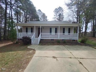 105 Brookwood Ct, Four Oaks, NC 27524