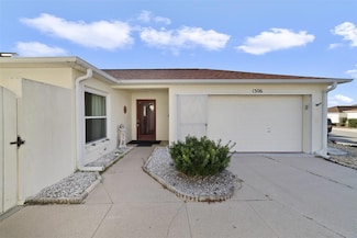 1306 Loma Ln, Lady Lake, FL 32159