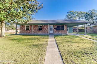 2330 Middlecoff Dr, Gulfport, MS 39507