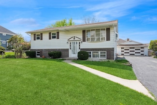 566 W Gladys Ave, Elmhurst, IL 60126