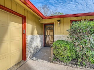 822 Hermitage Dr, Austin, TX 78753