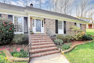 3828 Chandworth Rd, Charlotte, NC 28210