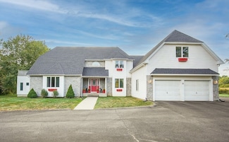 31 Alvord St, South Hadley, MA 01075
