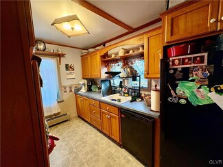 130 E Mountain Ave, Pen Argyl, PA 18072