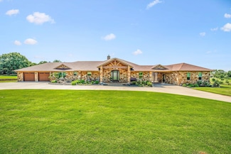 501 Umphress Ct, Granbury, TX 76048