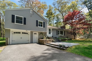214 Glezen Ln, Wayland, MA 01778