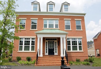 10606 Cedar Ave, Fairfax, VA 22030