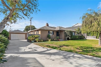 423 Esther St, Costa Mesa, CA 92627