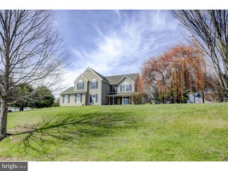 233 Owenwood Dr, Lincoln University, PA 19352