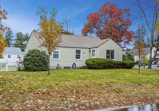 82 Westbrook Dr, Springfield, MA 01129