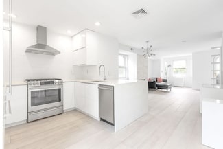 119 W 3rd St Unit 121, Boston, MA 02127