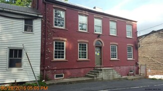 86 Main St, Ravena, NY 12143