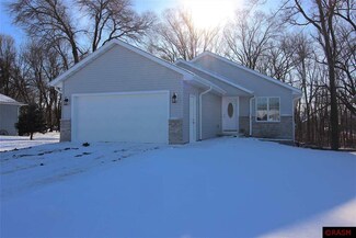109 Connie Ln, Eagle Lake, MN 56024